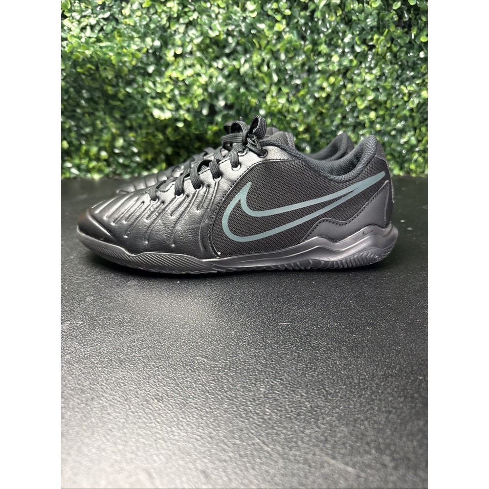 Nike Tiempo Legend 10 Indoor Soccer Shoes Kids Size 6Y Sneakers Youth